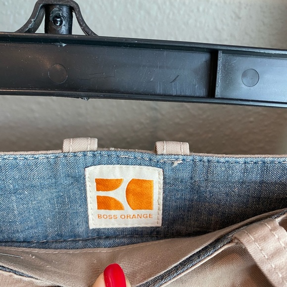 Hugo Boss khaki shorts size XL - Picture 6 of 8